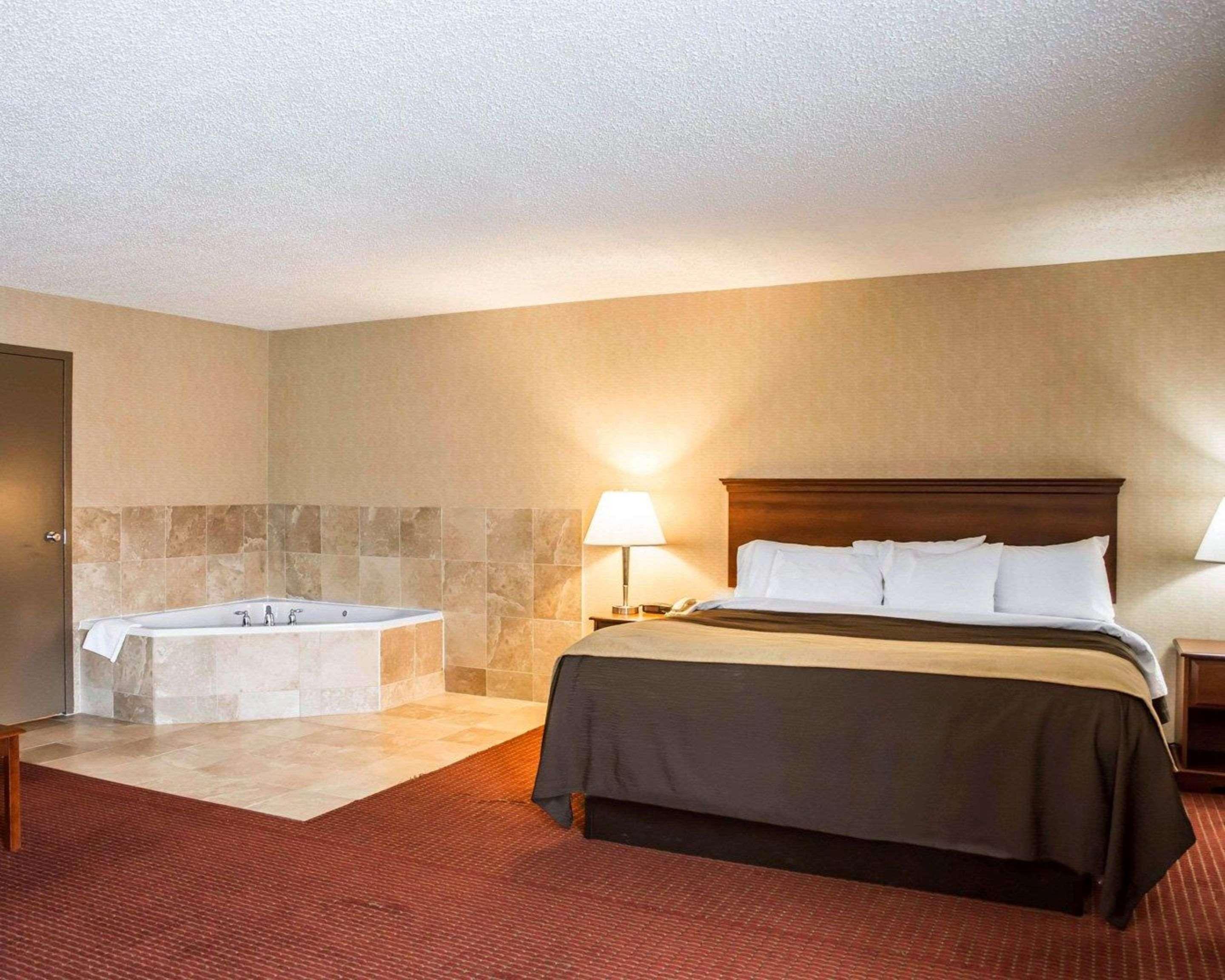 Quality Inn Springboro West Exteriör bild